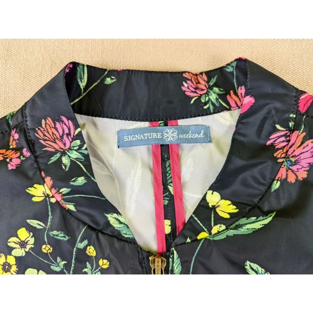Signature Weekend Women's XL Black Floral Zip Up Windbreaker/Rain Jacket EUC - Picture 7 of 12